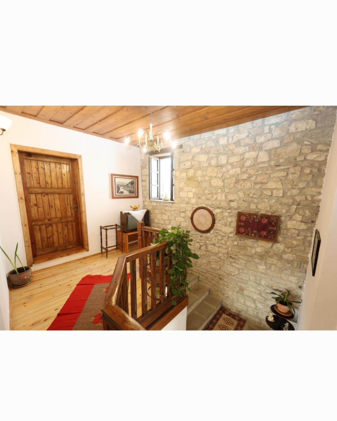 Guest House J.Prifti Berat Exterior photo