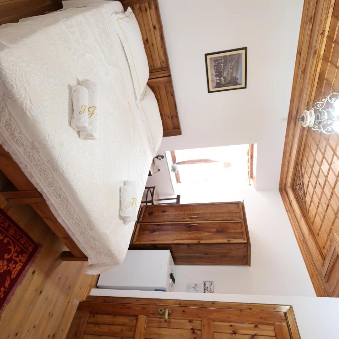 Guest House J.Prifti Berat Exterior photo