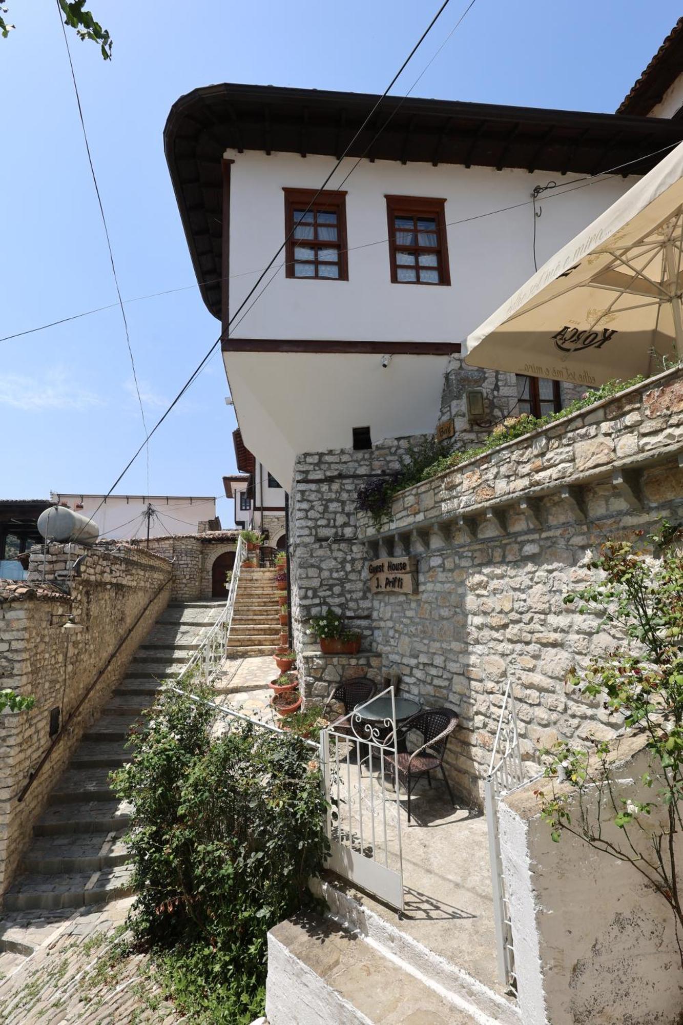 Guest House J.Prifti Berat Exterior photo