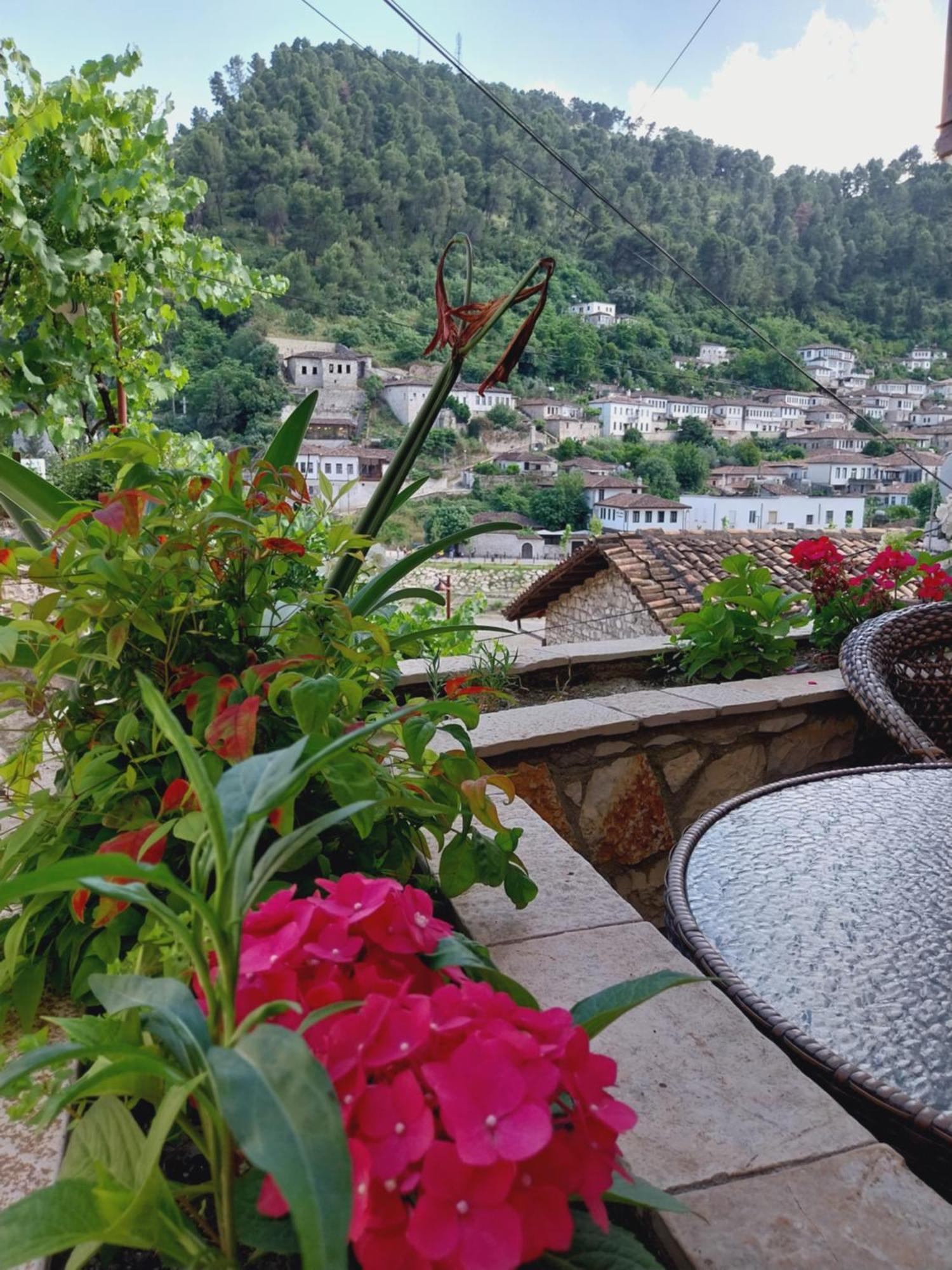 Guest House J.Prifti Berat Exterior photo