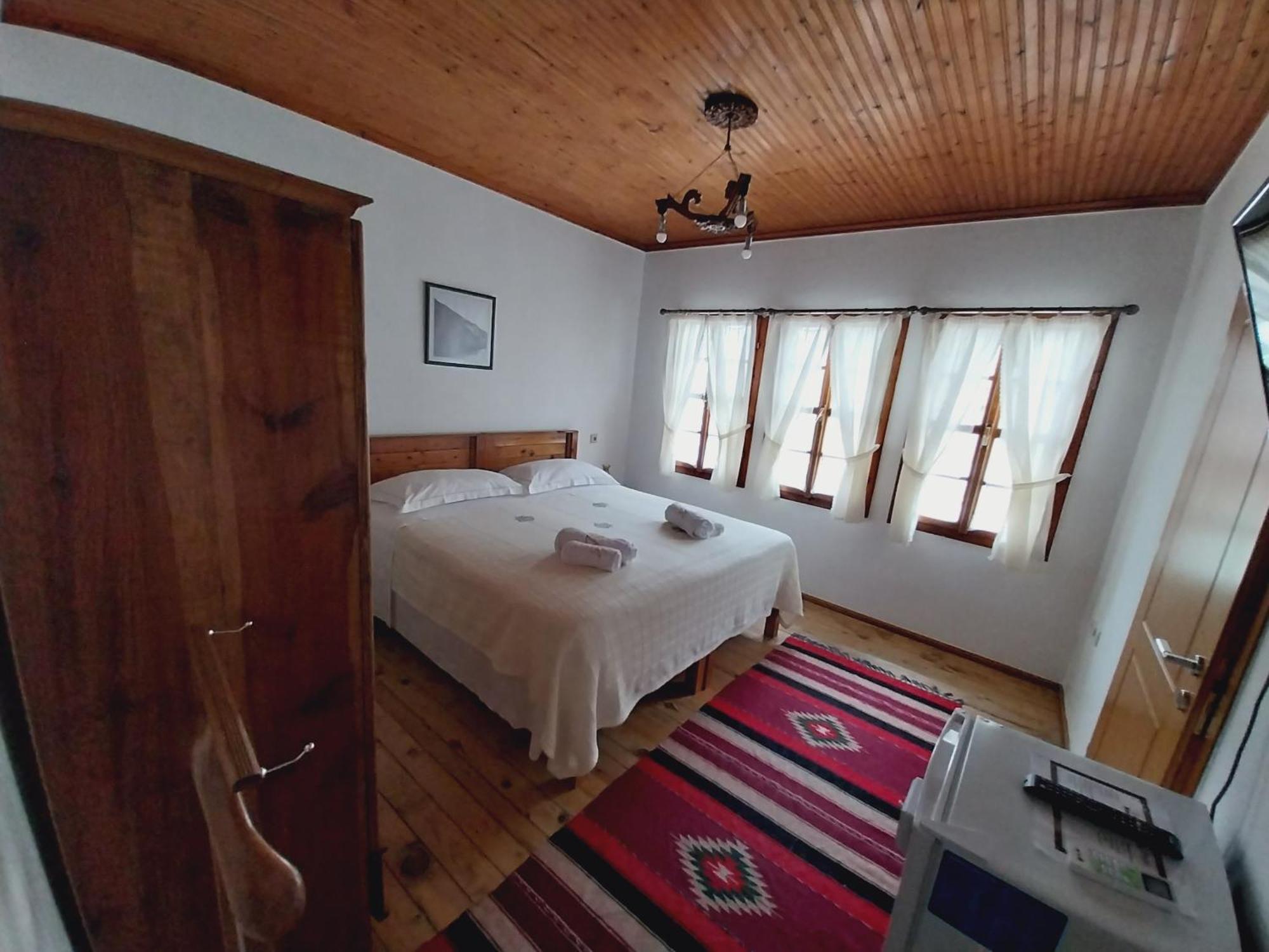 Guest House J.Prifti Berat Exterior photo