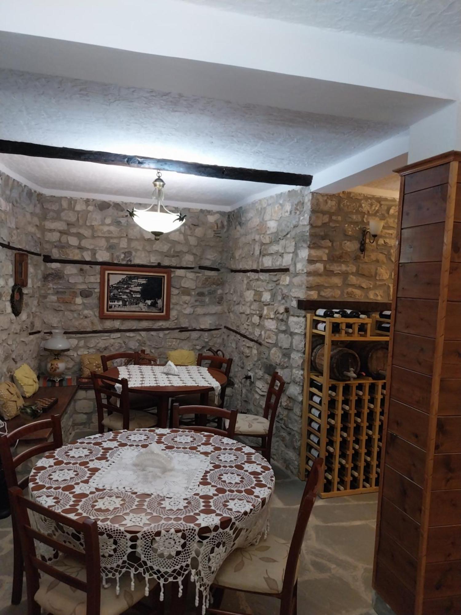 Guest House J.Prifti Berat Exterior photo