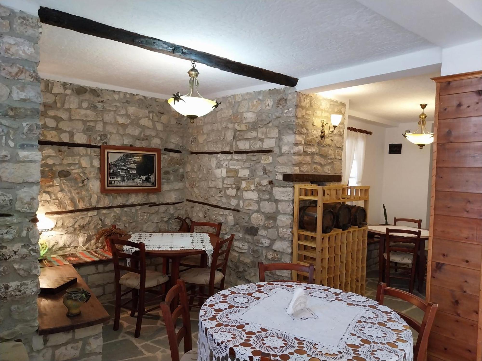 Guest House J.Prifti Berat Exterior photo