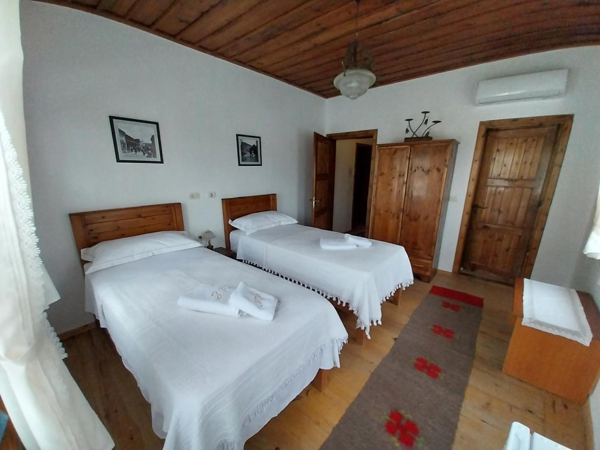 Guest House J.Prifti Berat Exterior photo