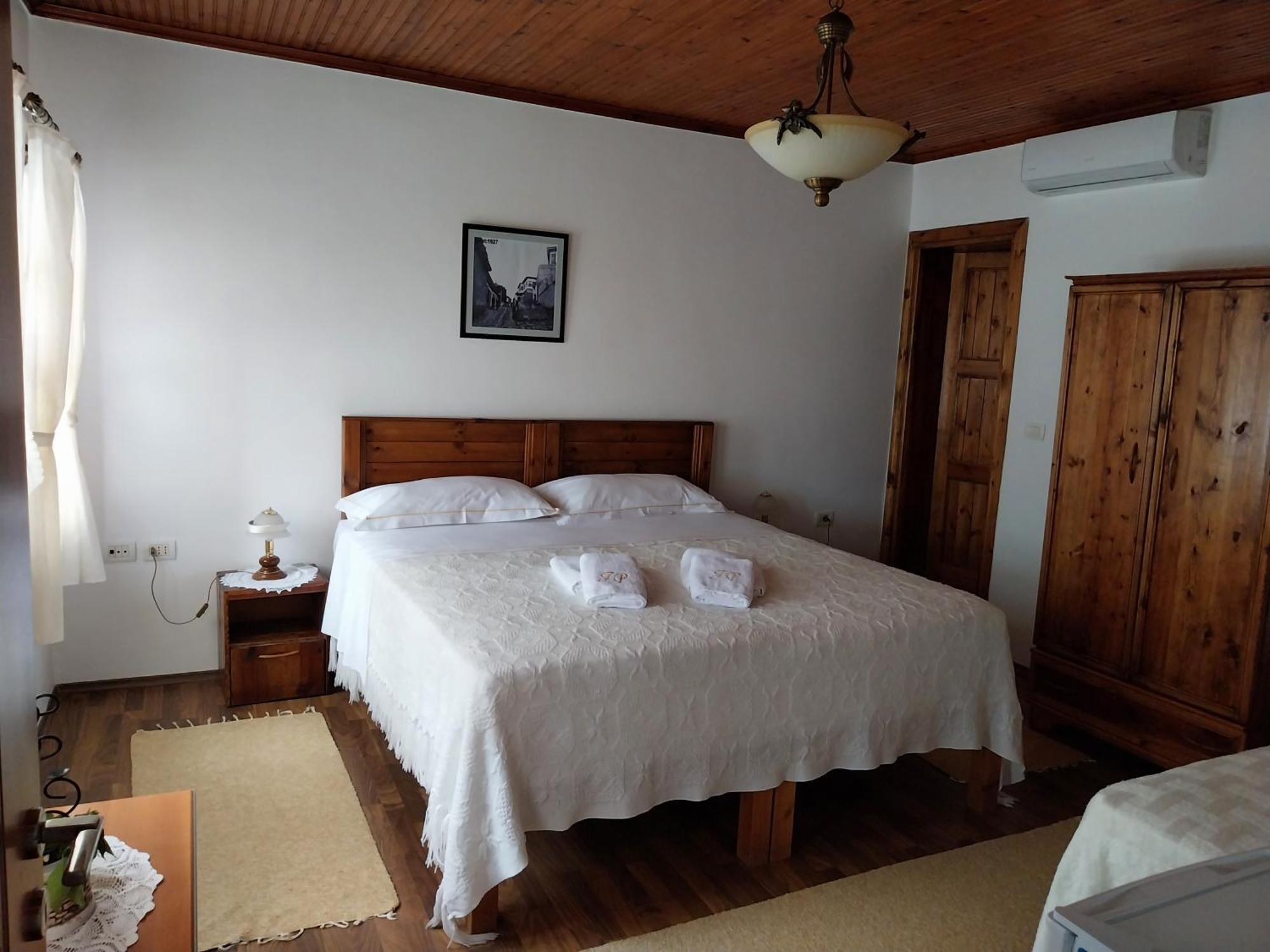 Guest House J.Prifti Berat Exterior photo