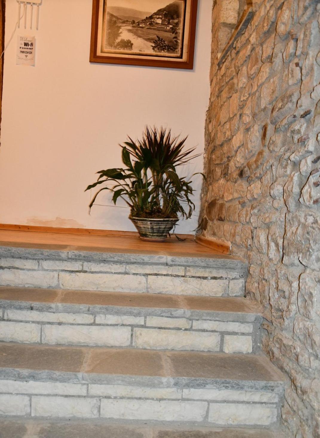 Guest House J.Prifti Berat Exterior photo